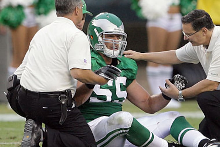 Stewart Bradley, like Kevin Kolb, missed the second half with a concussion. (Yong Kim/Staff Photographer)