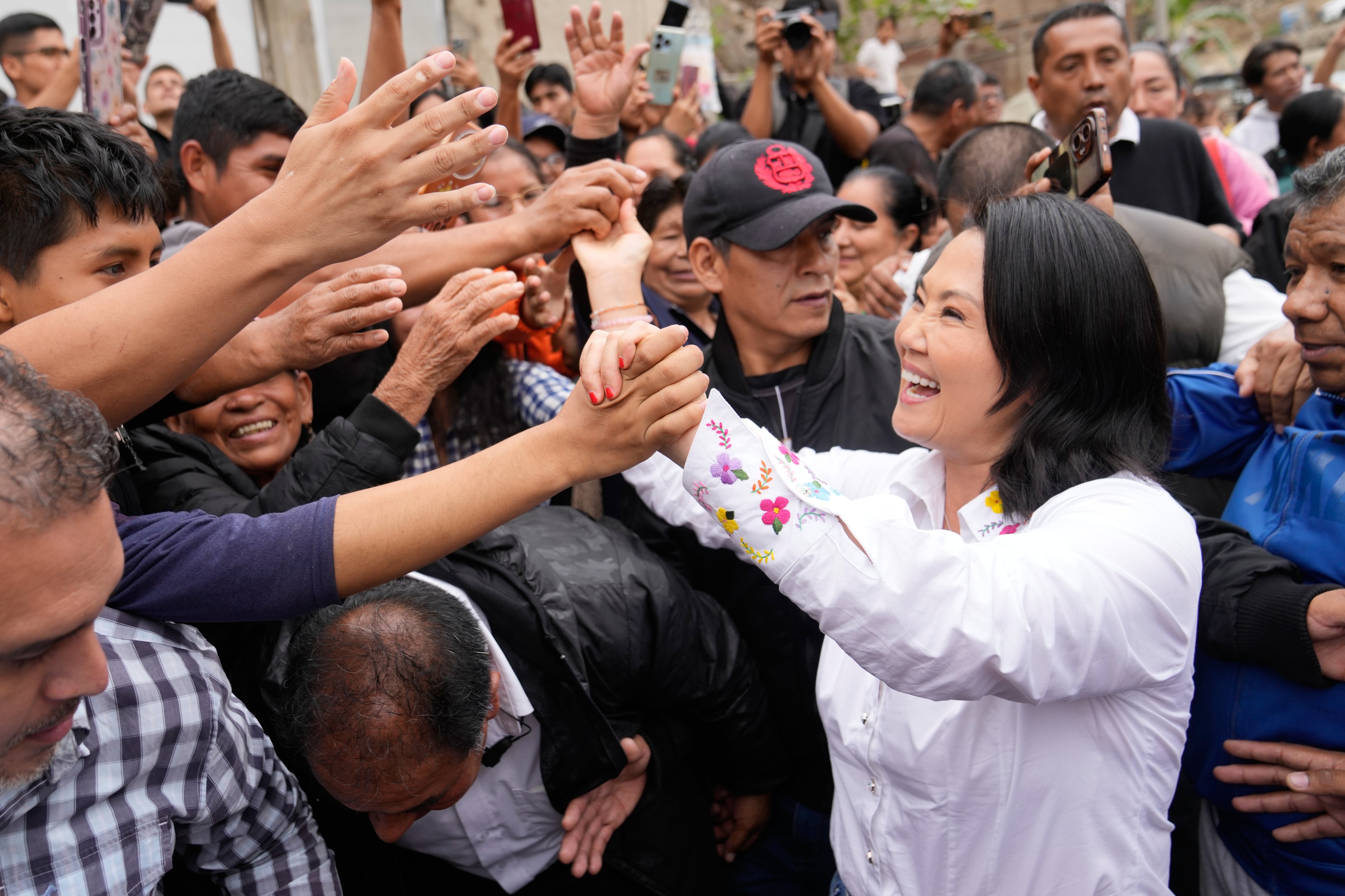 A ninth leader in 10 years: Peru’s runoff hinges on crime and 30% undecided voters