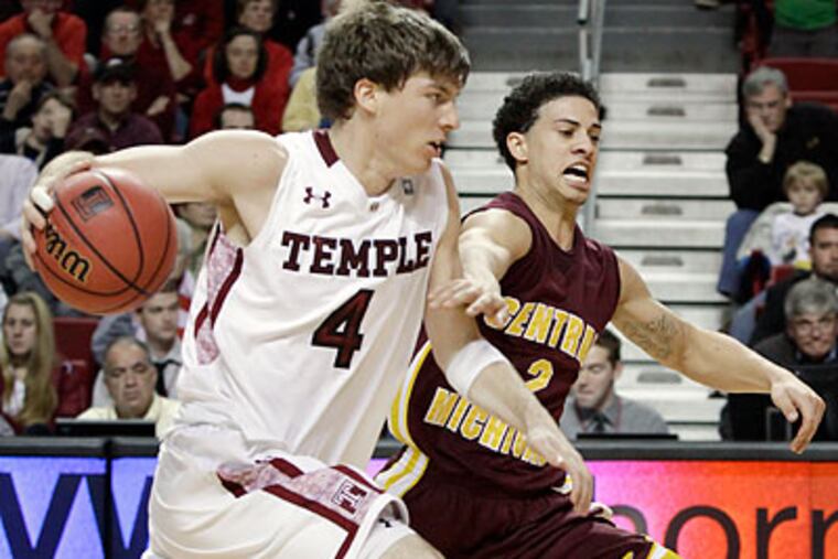 Juan Fernandez led all scorers with 23 points in Temple's win at Rice. (Elizabeth Robertson/Staff file photo)