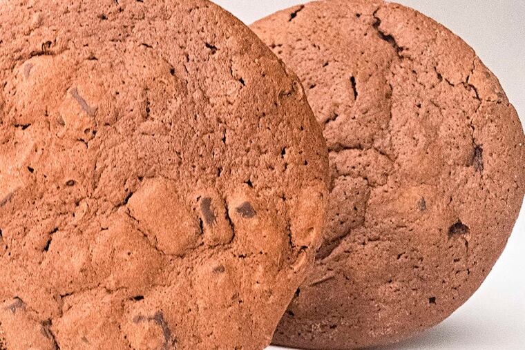 NoMoo Choco-lift cookie. ( ED HILLE / Staff Photographer )