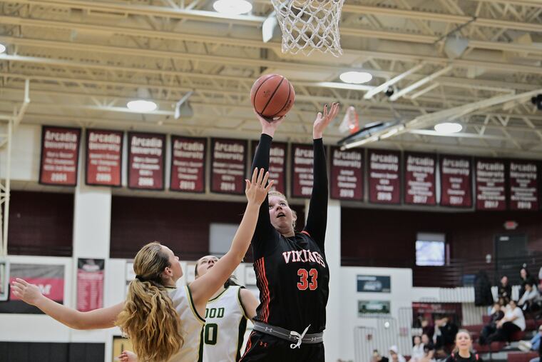 Quinn Boettinger (#33) and Perk Valley are looking to defend their league and District 1 6A title.