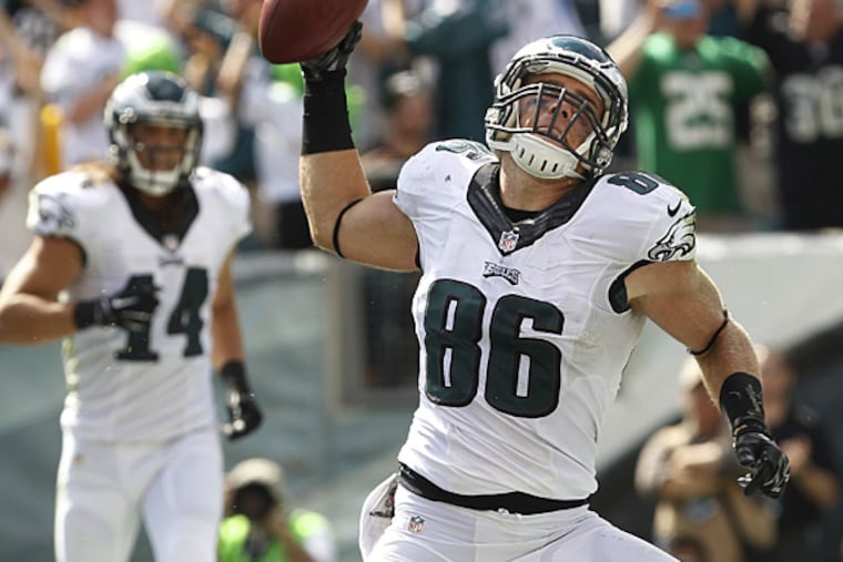 Eagles tight end Zach Eertz (86) celebrates his touchdown against the Jaguars on Sunday, September 7, 2014. (Ron Cortes/Staff Photographer)