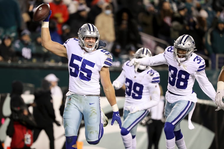 Dallas Cowboys linebacker Leighton Vander Esch (55) during a game against the Eagles in 2022.