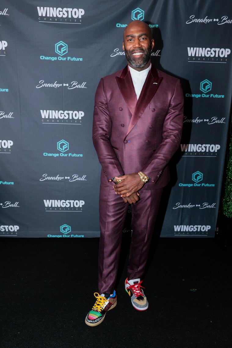 Sneaker Gala Sneaker Ball Attire Sneaker Ball Attire, Dress Up In Gowns And Sneakers Sneaker Gala Sneaker Ball Attire Sneaker Ball Attire, Dress Up In Gowns And Sneakers