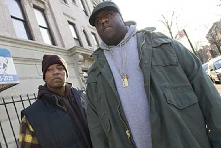 Jamal Woolard, right, plays the superstar ’90s rapper. "Notorious" is an engaging enough biopic, but it lacks depth and skirts the essential tragedy of Biggie.