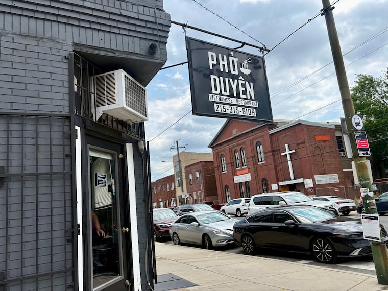The entrance to Phở Duyên on South Fifth Street and Snyder Avenue in South Philadelphia.