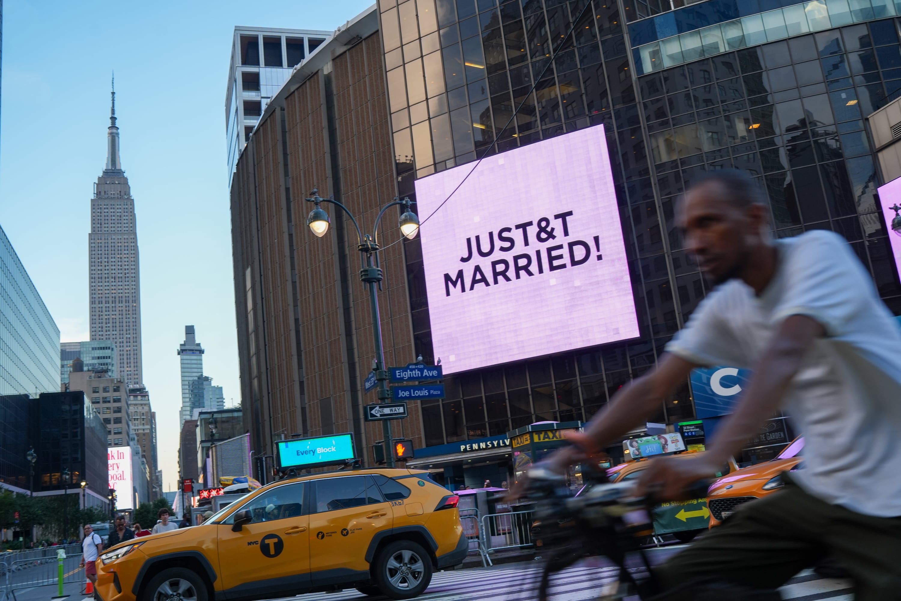 Taylor Swift and Travis Kelce marry in front of famous friends at Madison Square Garden
