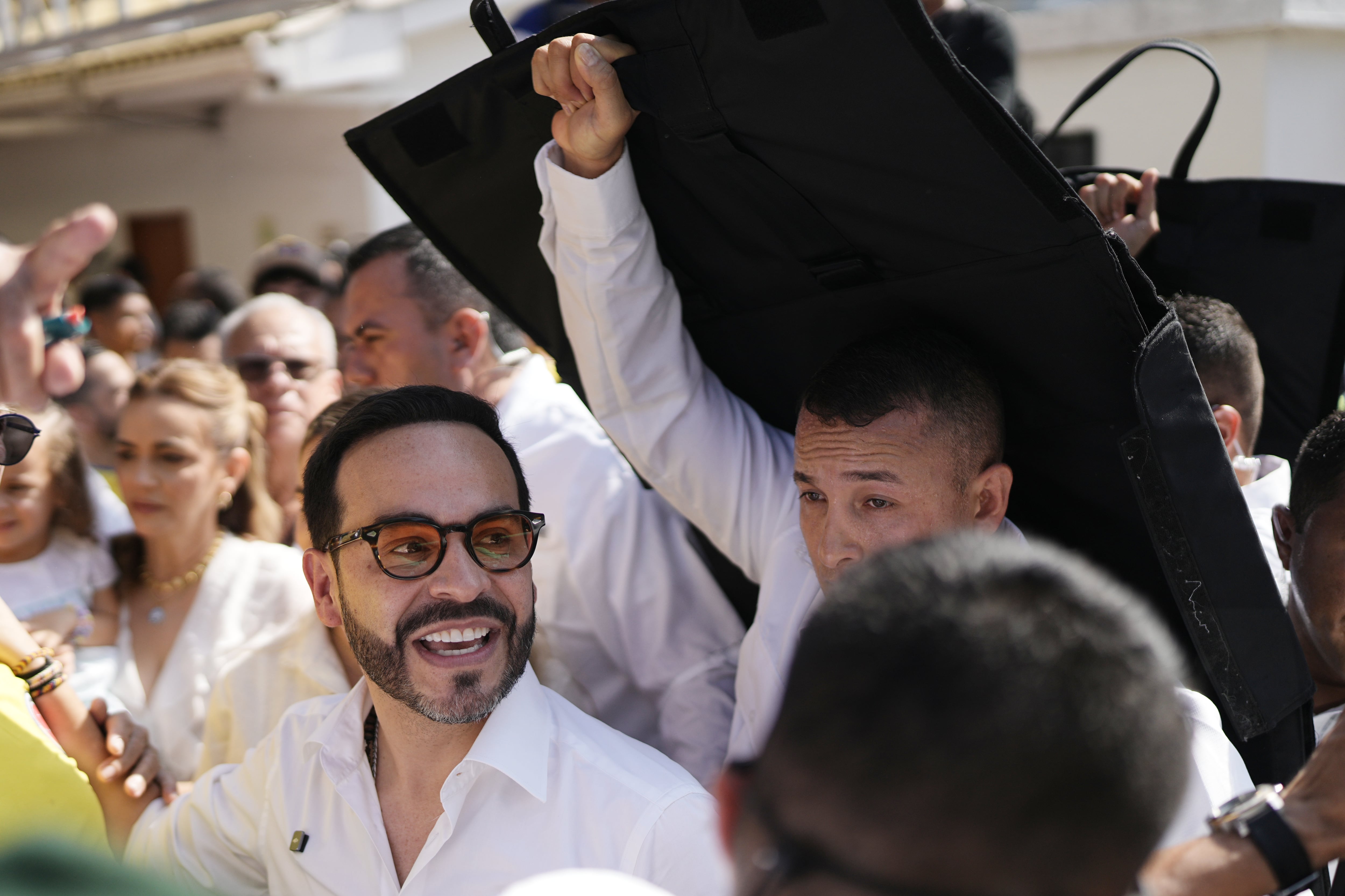 Pro-Trump candidate takes lead in Colombia's presidential race with promise of crime crackdown
