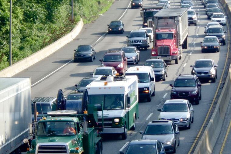 Typical traffic jam on the Schuylkill Expressway as seen from the Greenland Avenue Bridge.