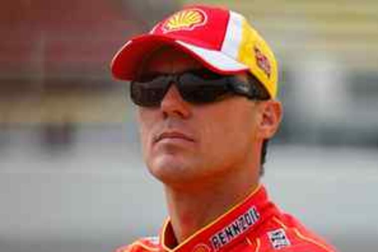 Kevin Harvick : Joey Logano's father is pushing the conflict.