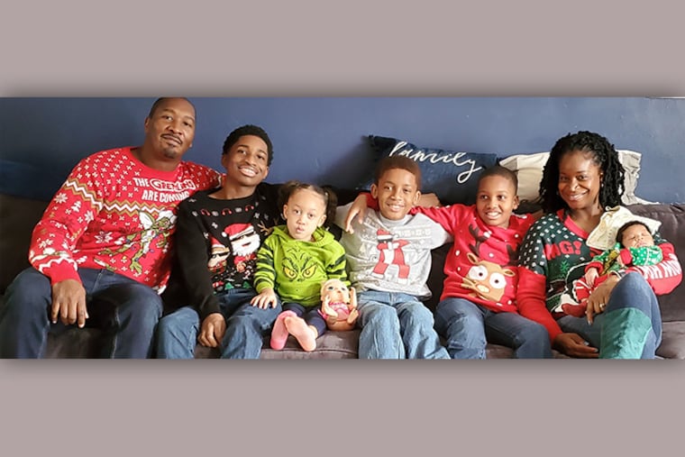 The whole clan, 2 weeks after Bernard's birth: (from left) Brandon, Braylon, Brooke, Jalen, Brent, Najah and Bernard
.
