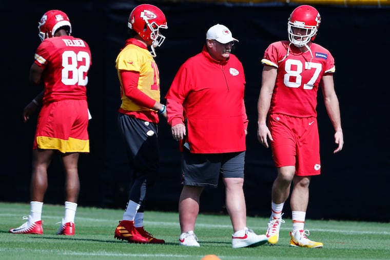 Patrick Mahomes (yellow jersey) and Travis Kelce (87) will try to give Andy Reid his first championship on Sunday when the Chiefs play the 49ers in Super Bowl 54.