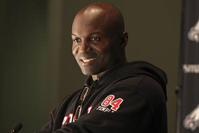 Todd Bowles replaced Juan Castillo as the Eagles defensive coordinator on Tuesday. (Steven M. Falk/Staff Photographer)