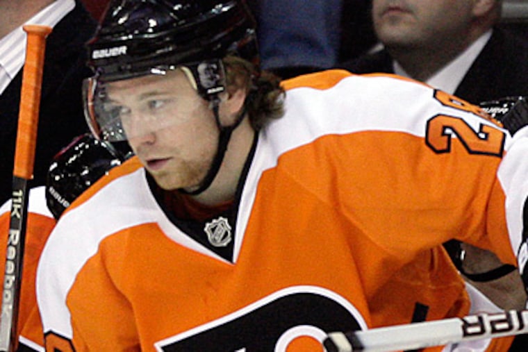 Flyers forward Claude Giroux lives with teammate and fellow all-star Danny Briere. (Yong Kim/Staff file photo)