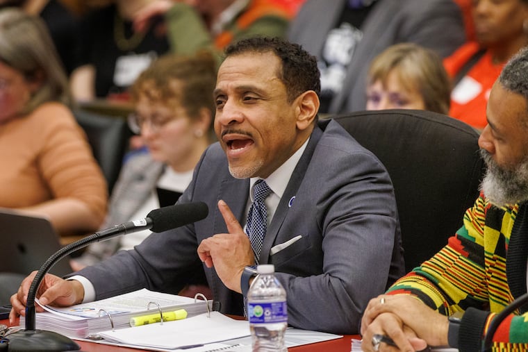 Superintendent Tony Watlington testifies at City Council.