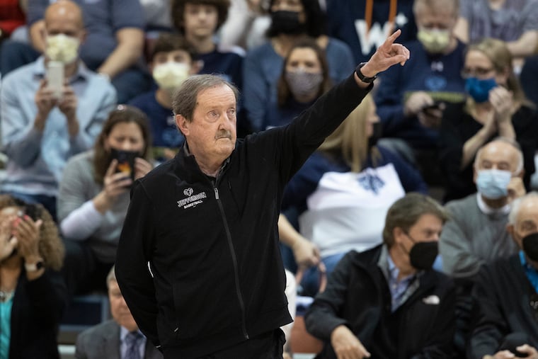 Former Jefferson head men's basketball coach Herb Magee picked up another honor last week after being named to the Small College Basketball Hall of Fame.