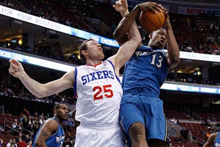 76ers free-agent forward Darius Songaila signed a one-year contract with Galatasaray in Turkey. (Matt Slocum/AP)