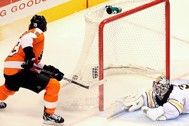 Scott Hartnell added the seventh goal in the Flyers' 7-2 win over the Sabres on Thursday. (Steven M. Falk/Staff Photographer)
