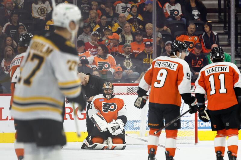 Flyers goalie Sam Ersson injured against Bruins, Aleksei Kolosov steps in