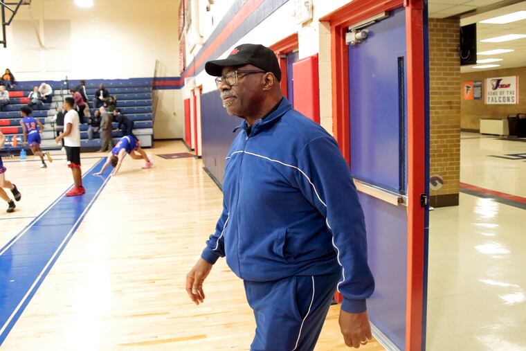 Bill Ellerbee, former coach at Simon Gratz High, went to watch a high school team in North Carolina coached by Rasheed Wallace, one of his former players.