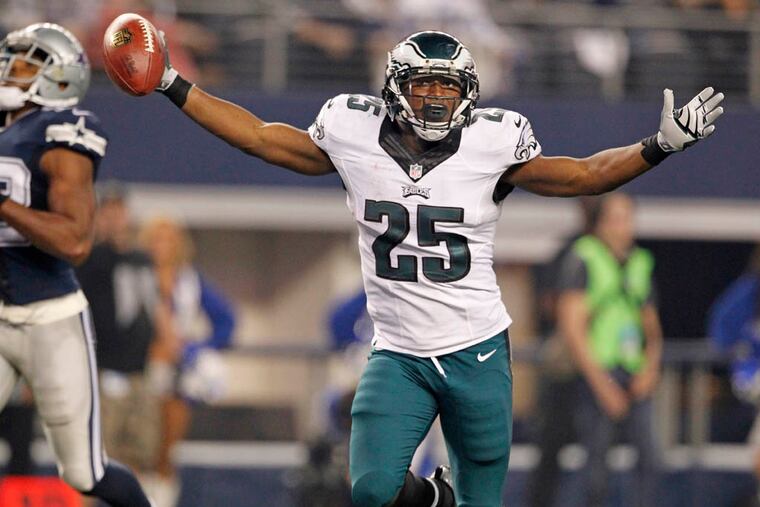 Eagles LeSean McCoy looked like his old self against the Cowboys. (Ron Cortes/Staff Photographer)