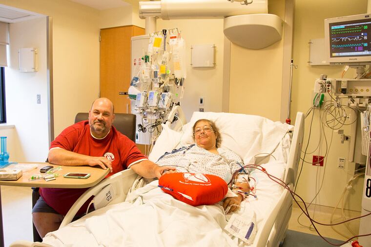 Debbie Husmann and her husband Chuck after her kidney transplant yesterday. (Wanda Thomas/ Staff photographer)