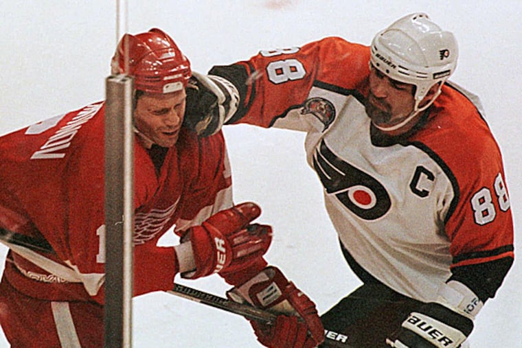Former Flyers captain Eric Lindros. (Ron Frehm/AP)