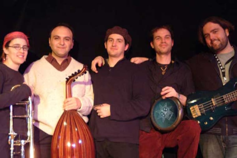 Shtreiml, Ismail Hakki Fencioglu play the Calvary Center.