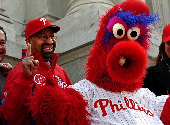 Braves mascot insults Phillie Phanatic, Phillies fans retaliate