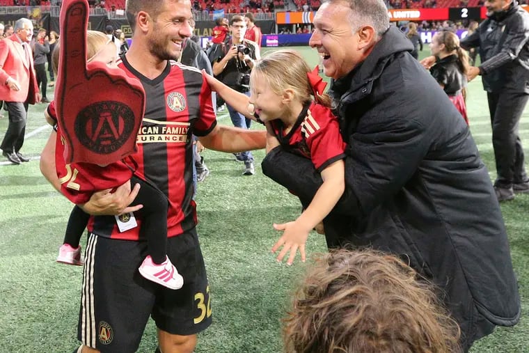 Atlanta United manager Gerardo 'Tata' Martino (right) will leave the team after Sunday's MLS Cup final.