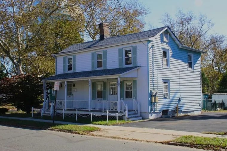 New Jersey rocker Bruce Springsteen’s childhood home in Freehold, N.J. is now up for sale.