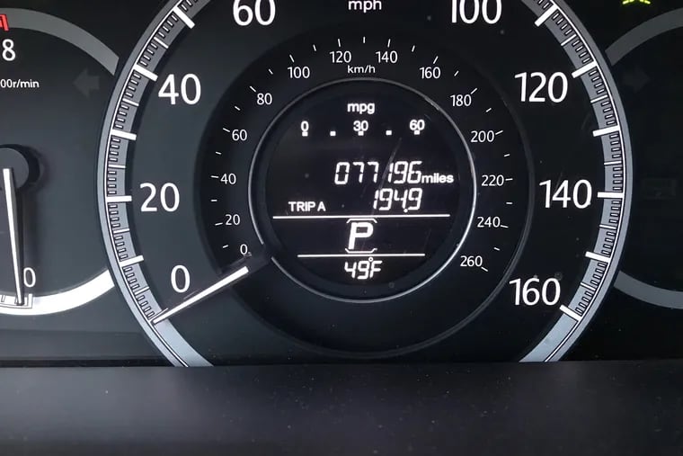This Honda dashboard says it's 49 degrees outside. But is it?