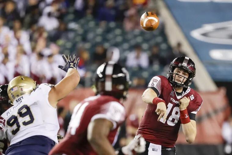 Temple quarterback Frank Nutile (18) throws to tight end Kenny Yeboah during the fourth quarter against Navy on Thursday, Nov. 2, 2017, at Lincoln Financial Field in Philadelphia. (Yong Kim/Philadelphia Daily News/TNS)