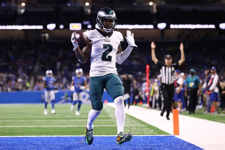Darius Slay of the Philadelphia Eagles scores a touchdown against the Detroit Lions at Ford Field on October 31, 2021 in Detroit, Michigan. (Photo by Gregory Shamus/Getty Images)