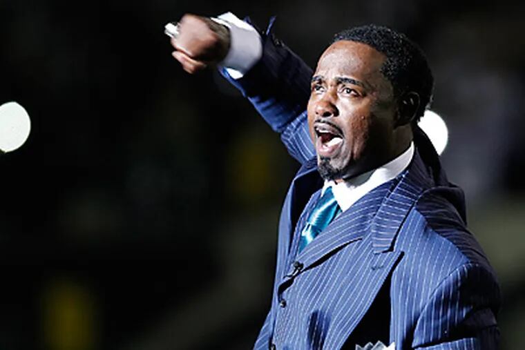 Brian Dawkins is honored at halftime of the Eagles game against the Giants. (Yong Kim /Staff Photographer)