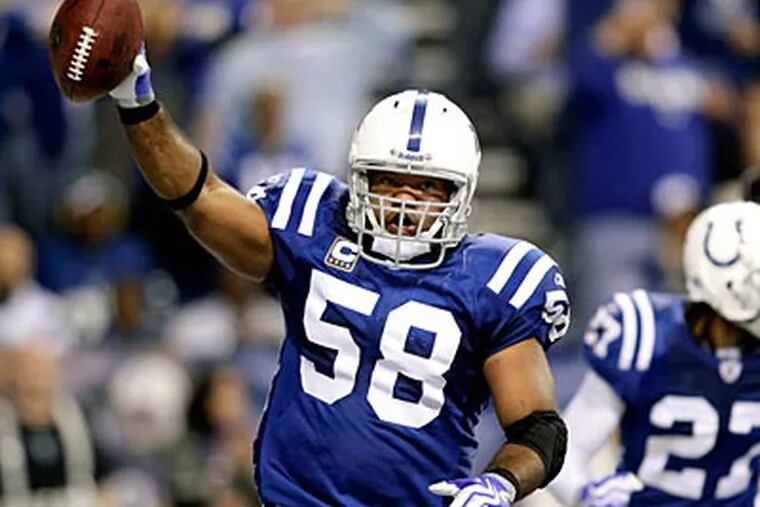 Indianapolis Colts linebacker Gary Brackett is from Glassboro, N.J. and grew up an Eagles fan. (AP Photo/AJ Mast)