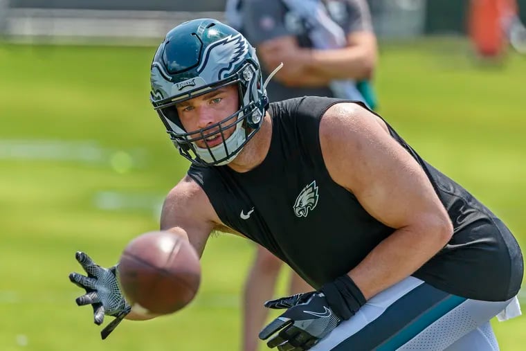 Eagles tight end Zach Ertz works on his pass-catching after practice at the NovaCare Center on Monday.
