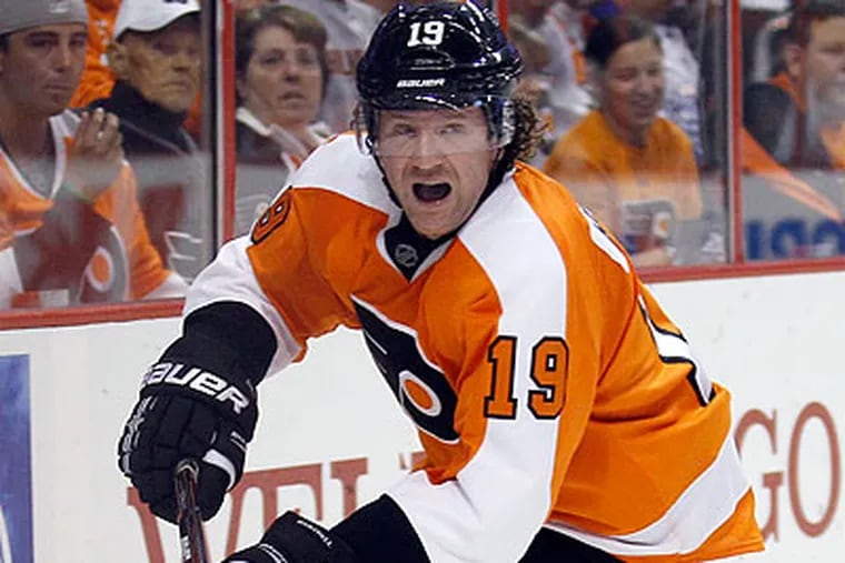 Scott Hartnell's resurgence started after he was put on the Flyers' top line. (Yong Kim/Staff file photo)