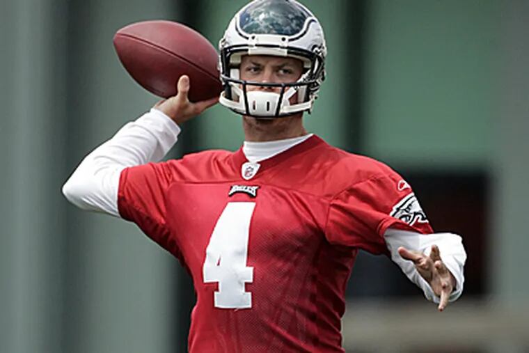 Philadelphia Eagles quarterback Kevin Kolb throws during the rookies and new acquisitions post-draft mini-camp. (AP)