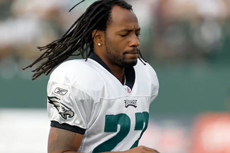 The Eagles are willing to accept a low pick in exchange for Asante Samuel, according to sources. (Yong Kim/Staff file photo)