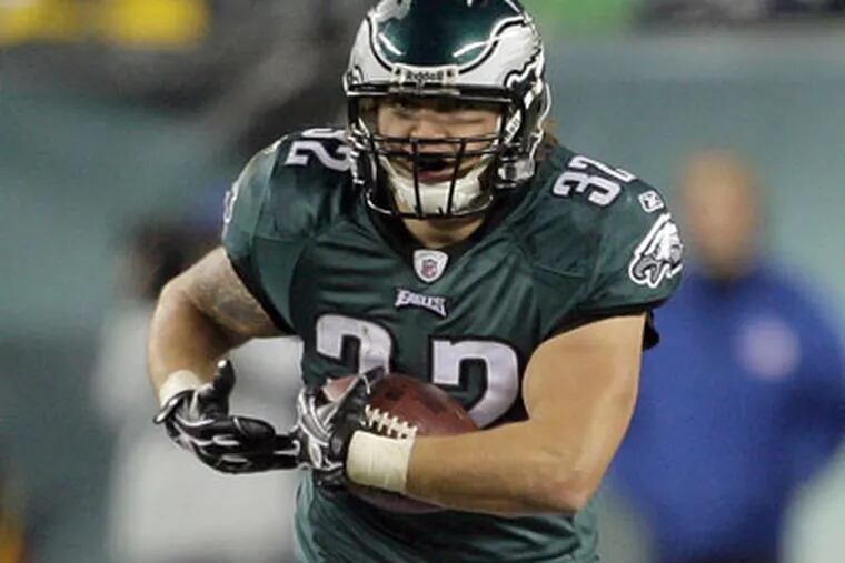 Fullback Owen Schmitt was cut by the Seahawks before joining the Eagles. (Yong Kim/Staff Photographer)