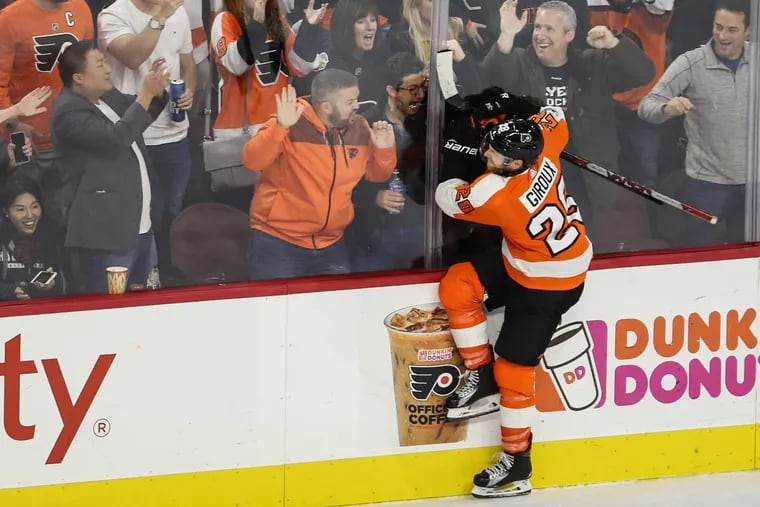 Claude Giroux celebrates his goal against the Florida Panthers during the second period at the Wells Fargo Center.