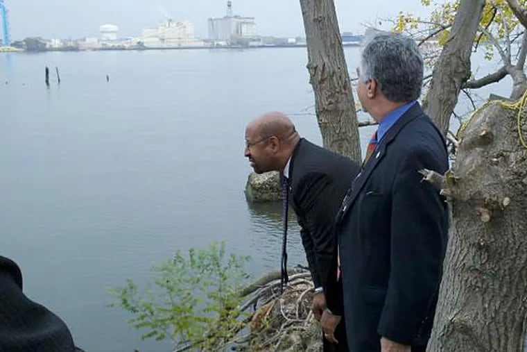 Mayor Nutter and Dep. Mayor Greenberger view the future site of the Pier 53 park.