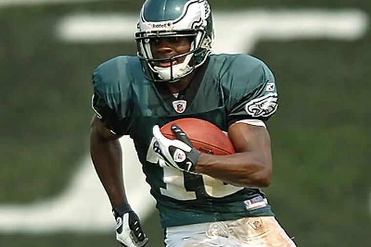 Jeremy Maclin and the Eagles will be back at Lehigh this summer. (Clem Murray/Staff file photo)