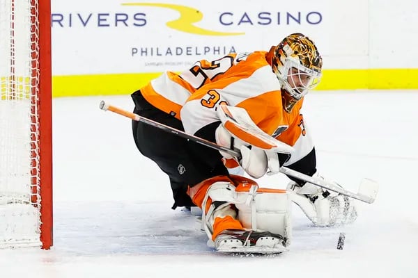 Flyers sign goalie Felix Sandstrom to two-year extension to compete to