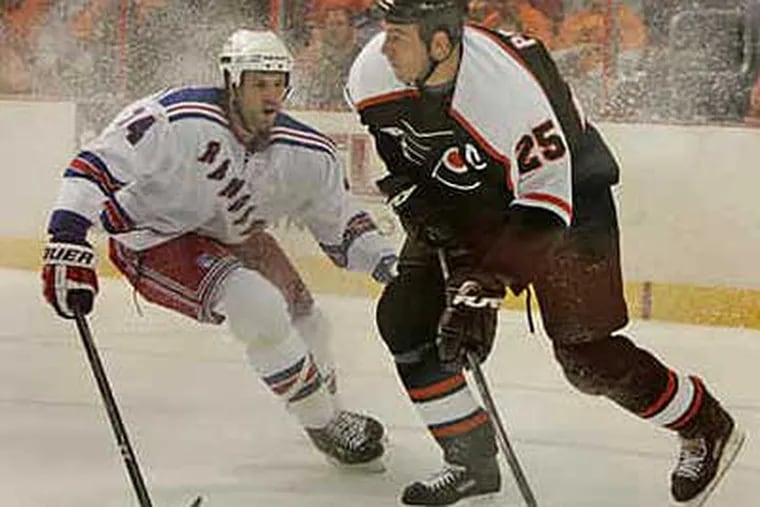 In hindsight, former Flyer Keith Primeau is glad he was denied a comeback. (Ron Cortes / File photo)