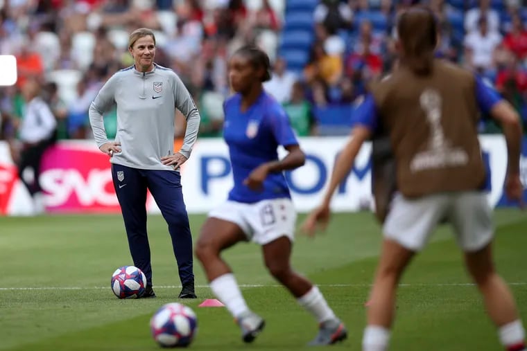 After guiding the program to back-to-back World Cup titles, U.S. women's soccer team head coach Jill Ellis will step down from the position in October.