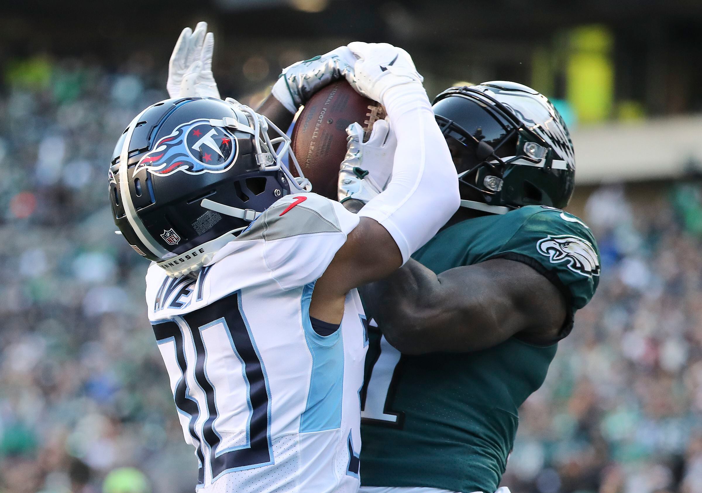 A.J. Brown's second touchdown catch puts the Eagles back on top of