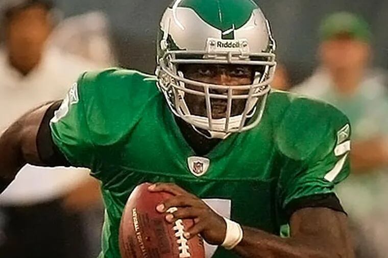 "I'm still going to play my game," Michael Vick said of his plan for Sunday. (Ron Cortes/Staff file photo)