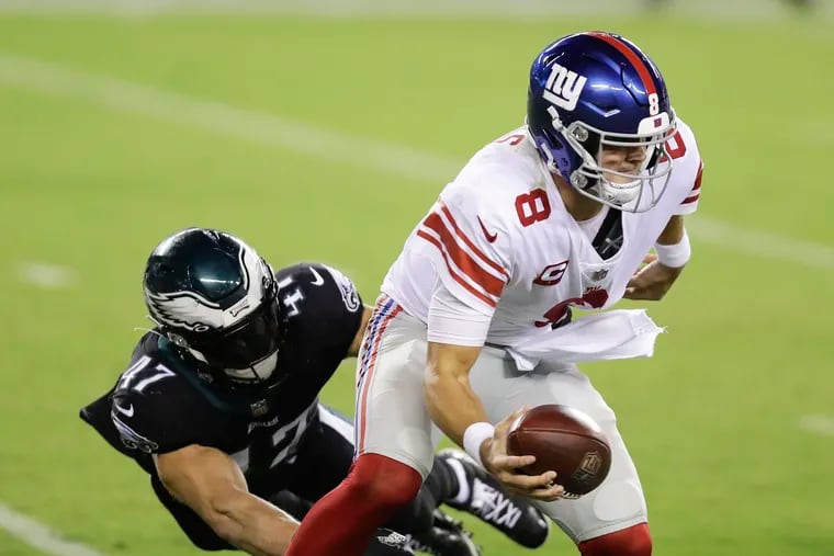 Eagles linebacker Nate Gerry going after New York Giants quarterback Daniel Jones during the third quarter on Thursday.